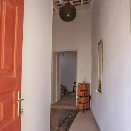 Apartman Red Door House *