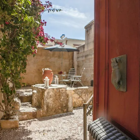 Red Door House Apartman